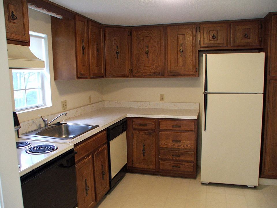 2nd image of 102 Duck Pond Road Ext