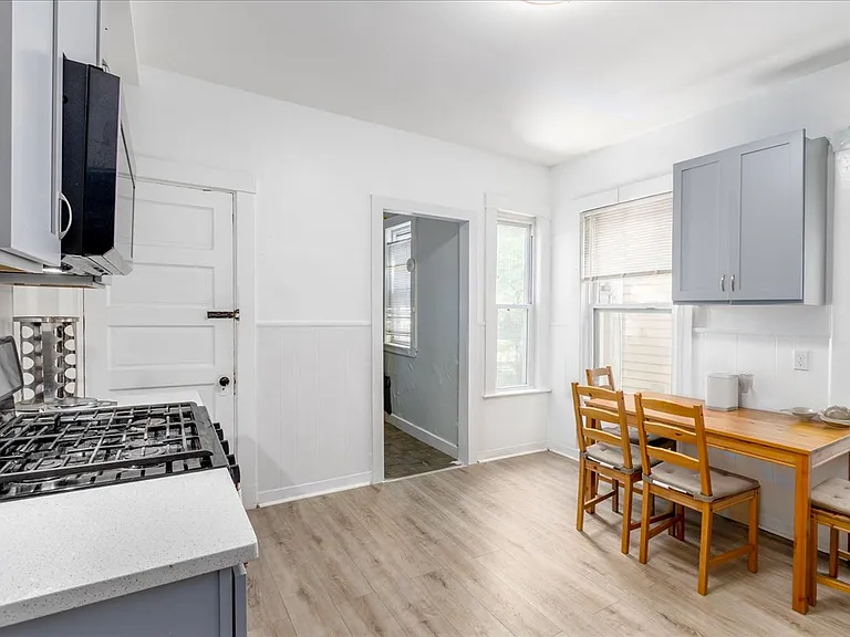142 Calumet St #A — Photo 2