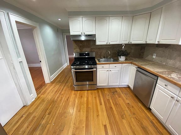 4th image of 10 Boyden Pkwy S #2