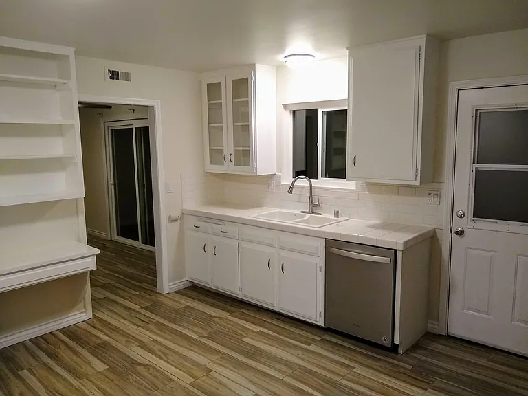 1275 Mariano Dr — Photo 10