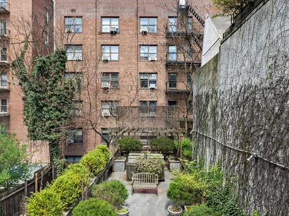 351 East 62nd Street image 14 of 15