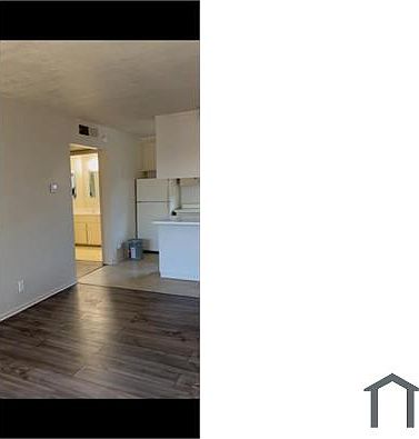 5th image of 126 E Dakota Ave APT C