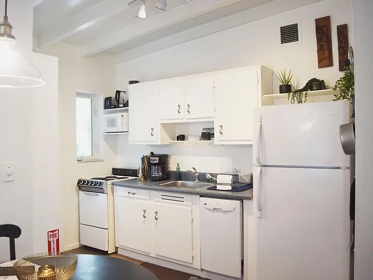 1721 SW 13th Ct — Photo 11