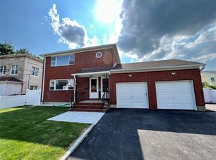10 Dougherty St, Glen Cove, NY 11542
