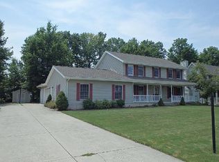 5352 Oakwood Dr, Sheffield Village, OH