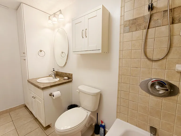 2415 Ala Wai Blvd #2004 — Photo 19