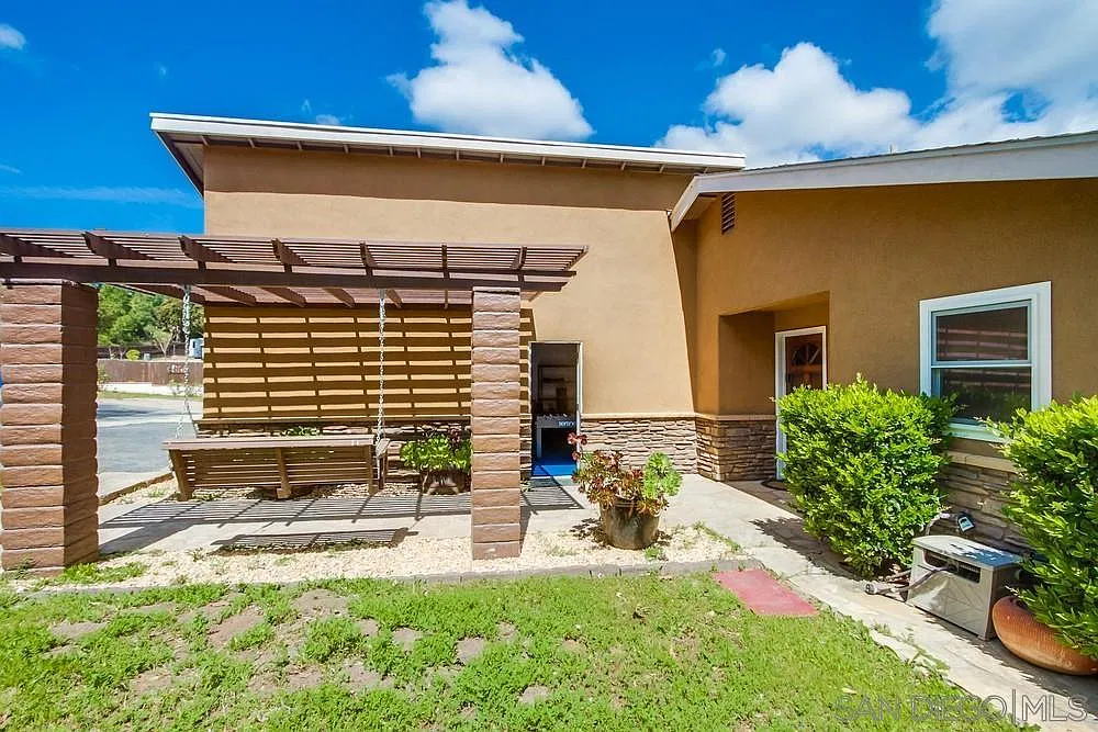 3 bed, 2000 sqft, $5,500 — Photo 4