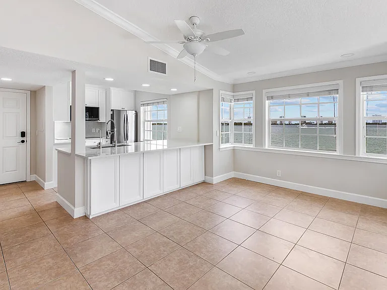 1060 Lake Shore Dr #201 — Photo 13