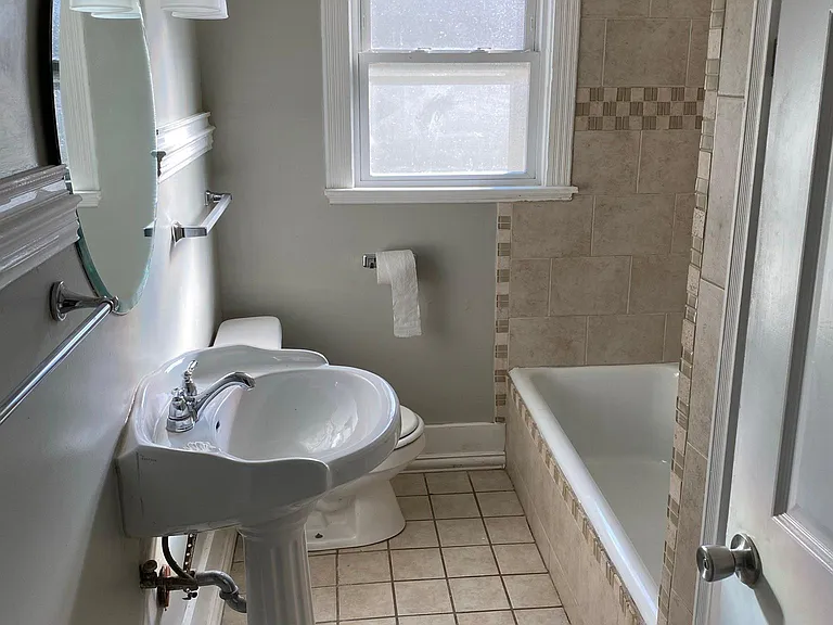 4207 S Norfolk Ave — Photo 2