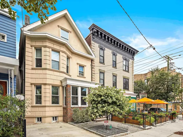 104 Oak Street image 15 of 17