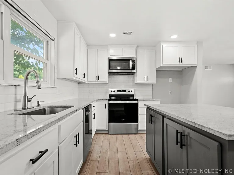 524 W Toledo St — Photo 10