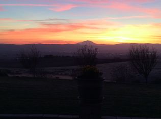 8820 Roza Hill Dr, Yakima, WA
