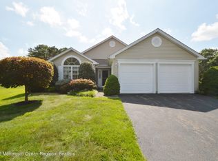 20 Rosewood Ct, Lakewood, NJ 08701