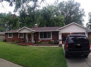 14454 Swanee Beach Dr, Fenton, MI 48430