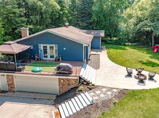 727 Silver Creek Dr, Oneida, WI 54155