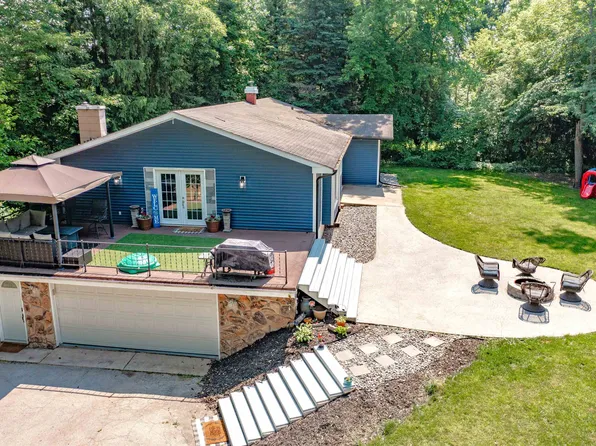 727 Silver Creek Dr, Oneida, WI 54155