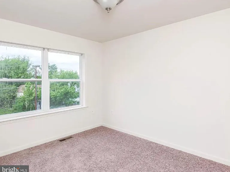 5235 Crowson Ave #6 — Photo 7