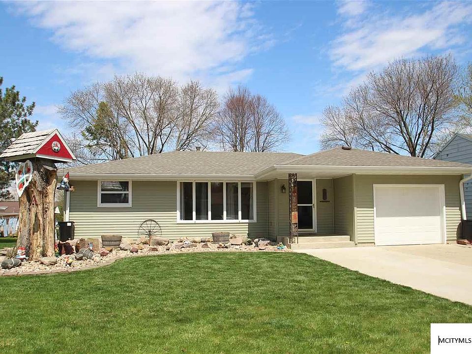 1st image of 428 20th Pl SW