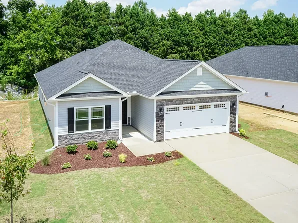 202 Drayton Hall Ln, Sanford, NC 27330