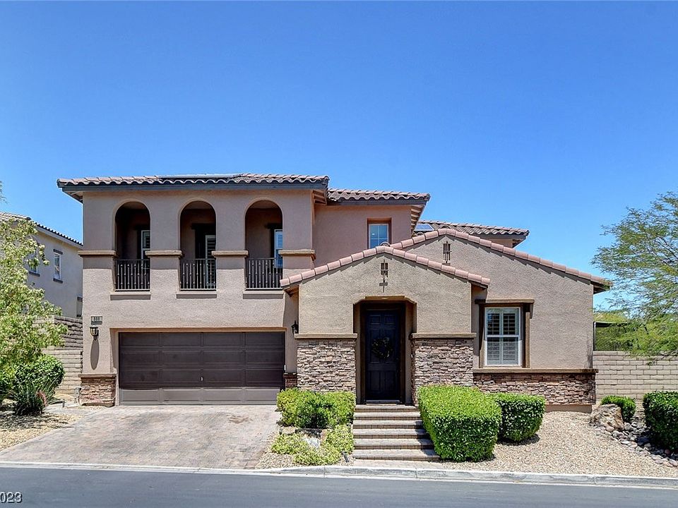 1st image of 888 Las Palomas Dr
