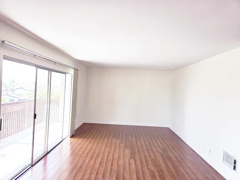 6050 Canterbury Dr #F — Photo 2