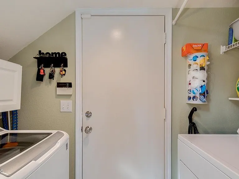 1139 E Frye Rd — Photo 15