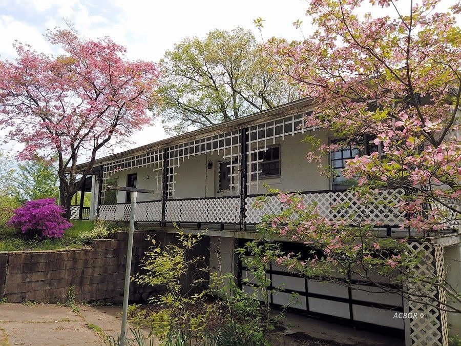 1st image of 111 Circle Dr