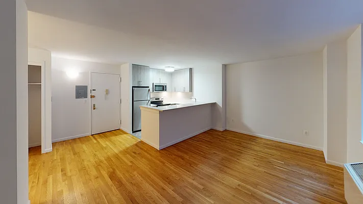 Rented by AZ REALTY NYC LLC | media 11