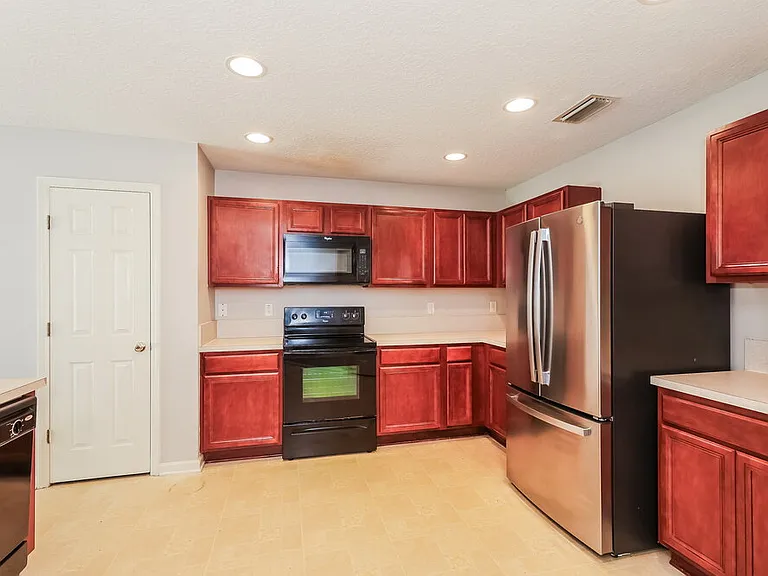 150 Bedstone Dr — Photo 8