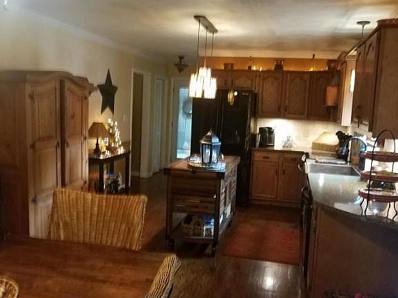 4th image of 933 Barrens Village Ln