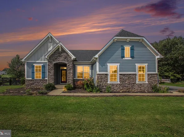 38783 Dutchmans Knoll Dr, Lovettsville, VA 20180
