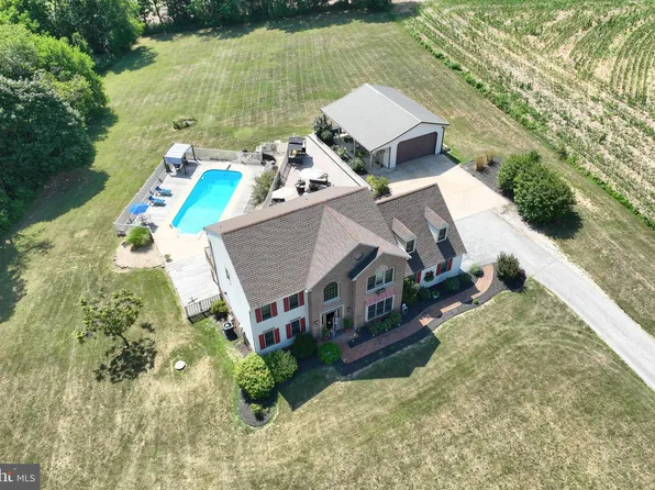 70 Manor Rd, Red Lion, PA 17356
