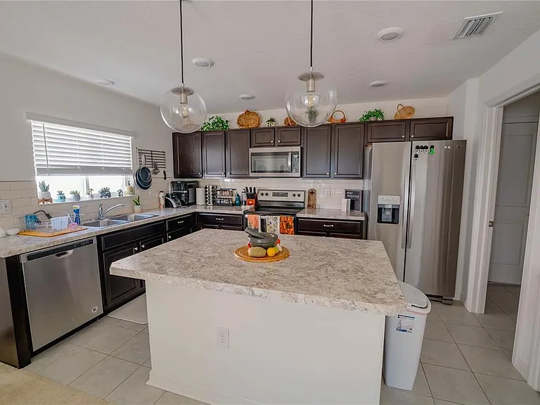 10561 Laguna Plains Dr — Photo 6