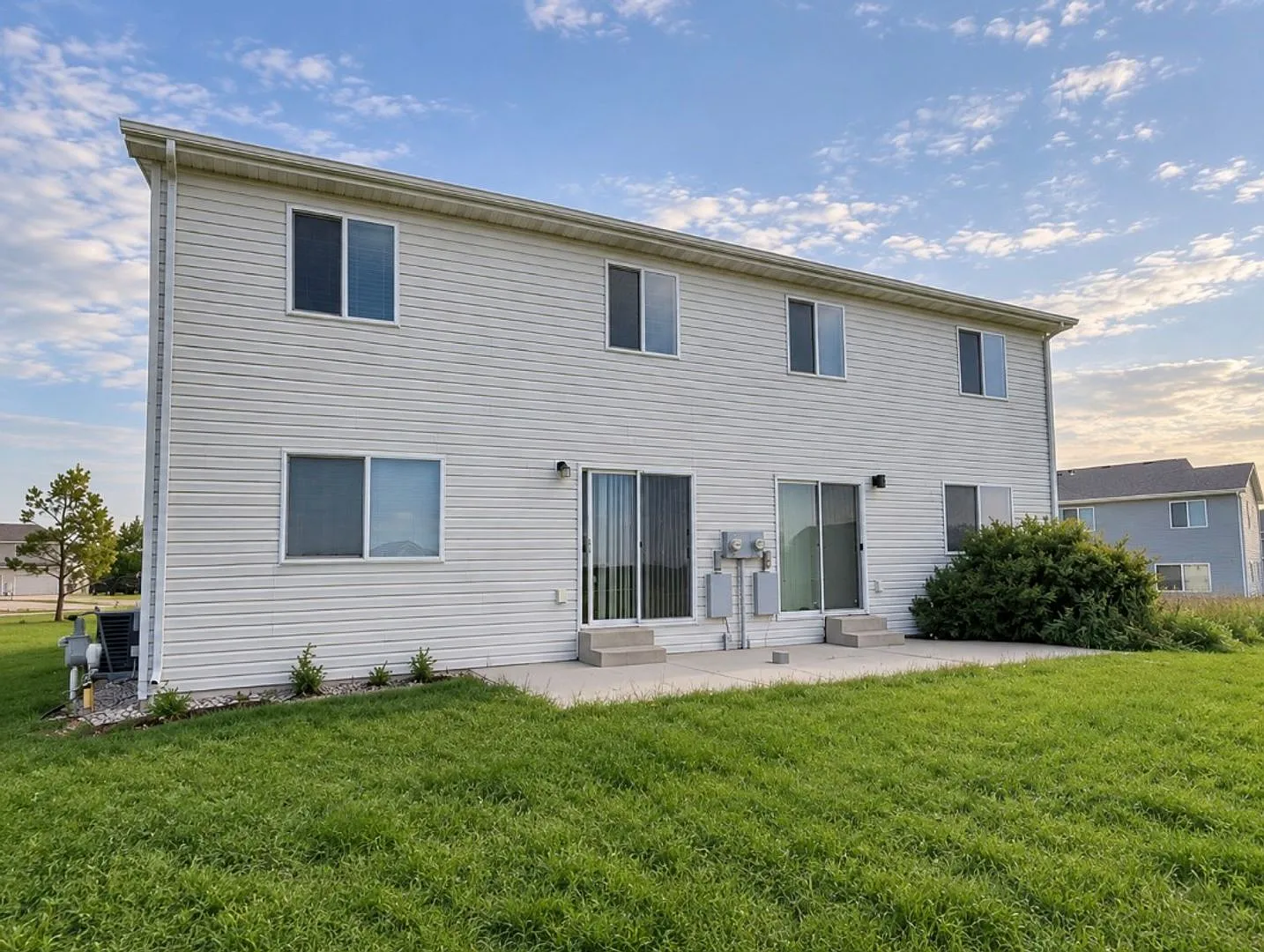 804 NightHawk Dr — Photo 2