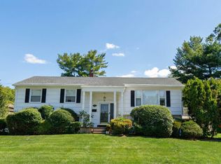 346 Alan Dr, Paramus, NJ 07652
