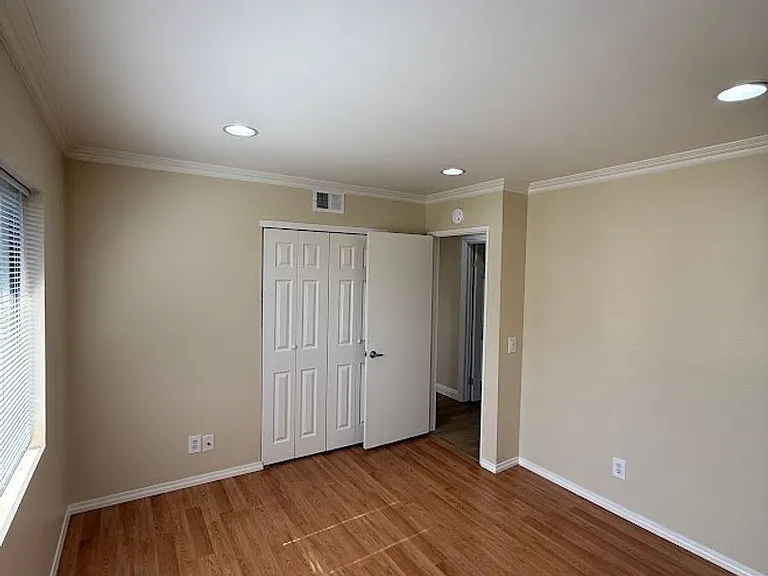 2394 Royal Ave #30 — Photo 19