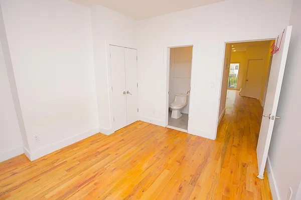 Rented by Nooklyn NYC LLC | media 48