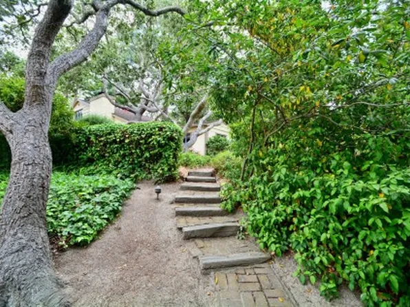 2 Pine Ridge Rd, Carmel, CA 93923