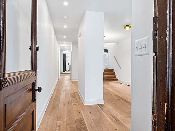 3rd image of 3539 Roland Ave