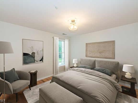 5th image of 1108 Bush Cir
