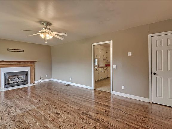 5th image of 180 Chastain Rd