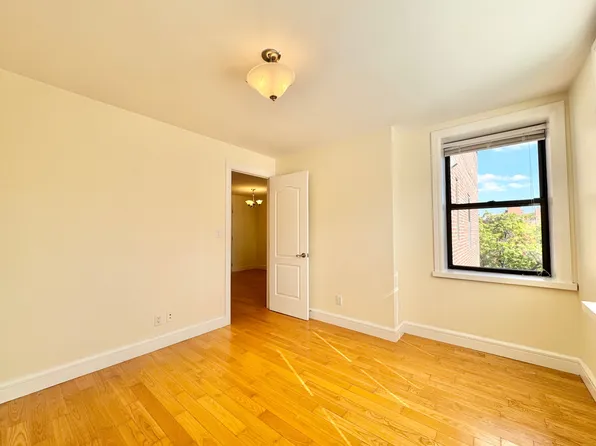 36-40 Bowne Street image 16 of 21