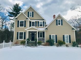 6 Mystic Valley Ln, Uxbridge, MA 01569