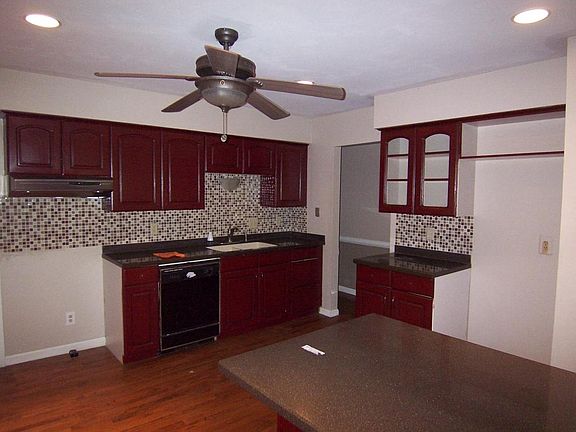 2nd image of 1019 S Grandview Blvd