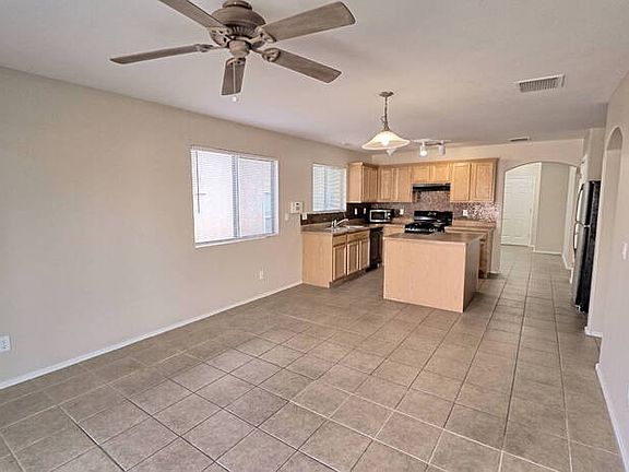 2nd image of 708 W Cholla Crest Dr