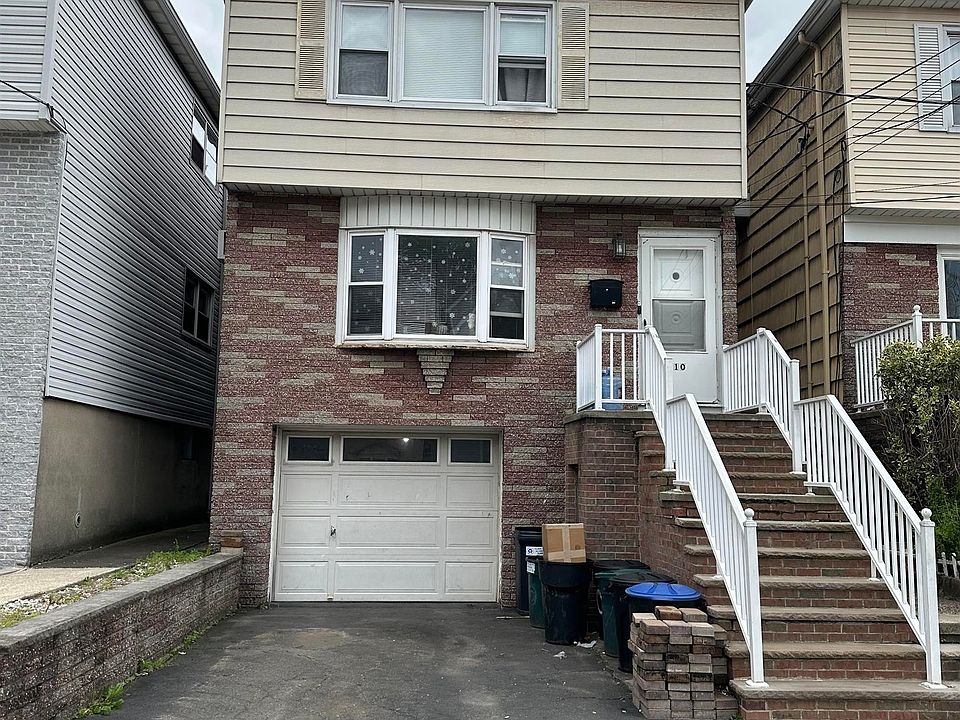 1st image of 10 E 10th St