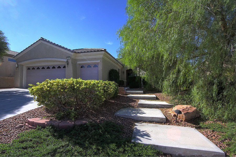1st image of 2707 Evergreen Oaks Dr