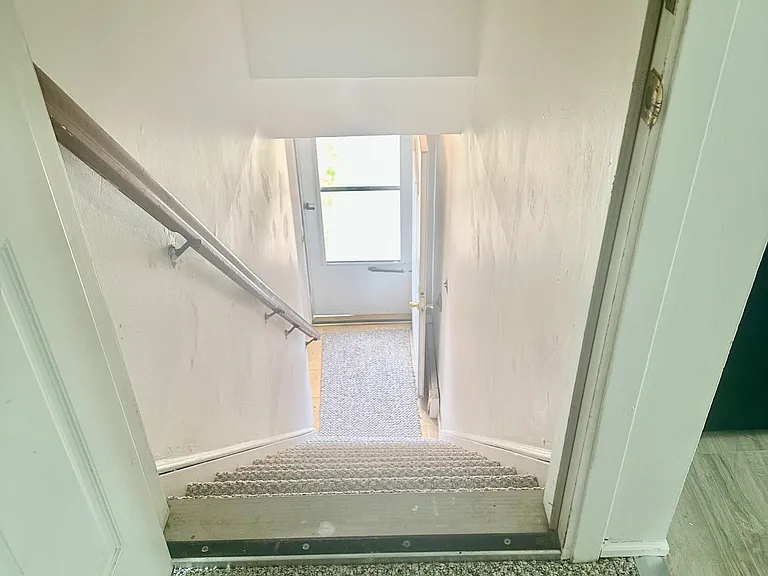 28 Warner Ln #2F — Photo 3