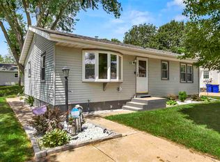 321 Rose Ave, Swisher, IA 52338