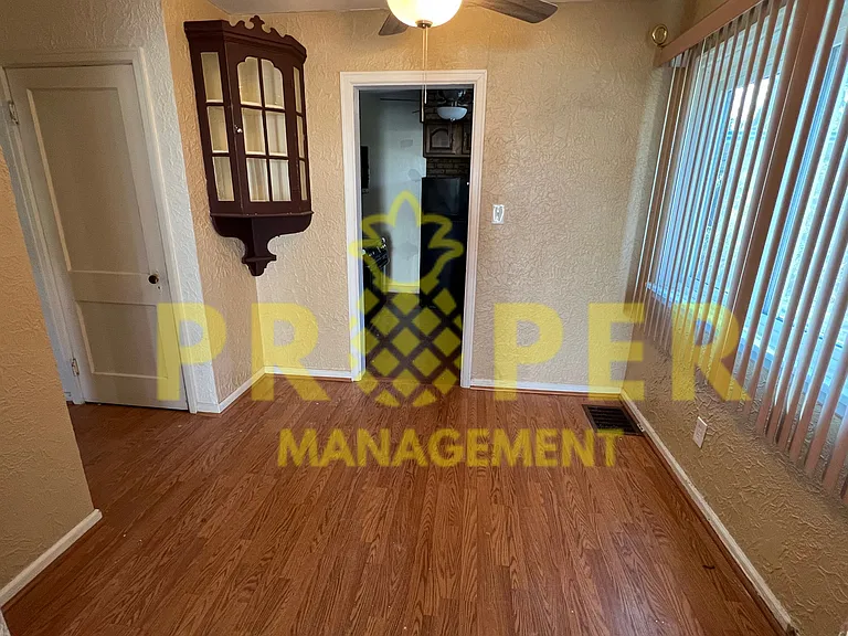 4210 Midway Ave — Photo 8